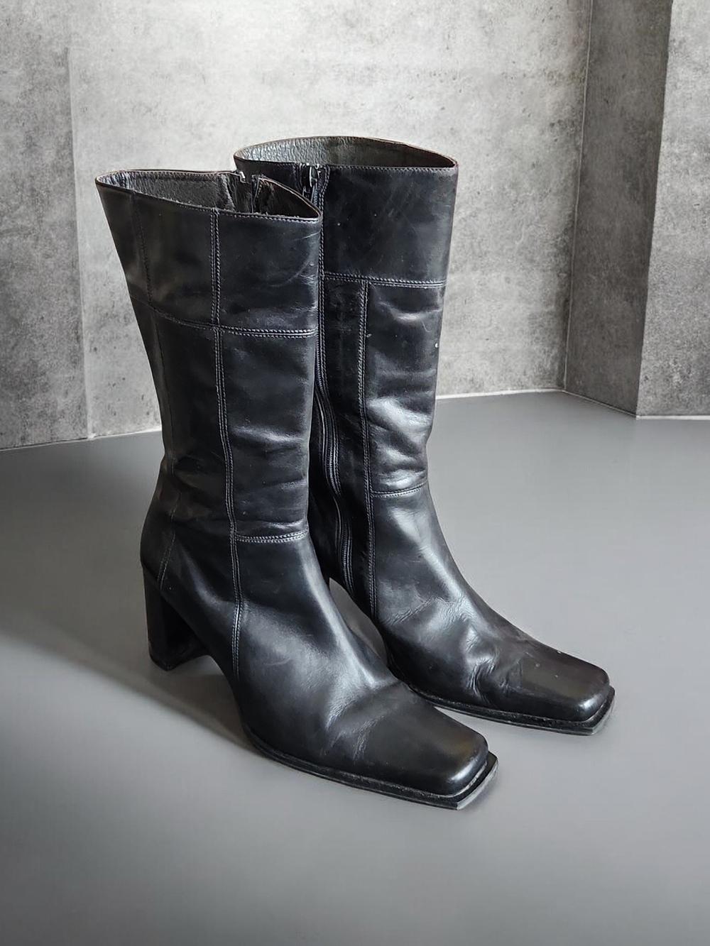 Vintage Y2K Black Leather Mid-Calf Square-Toe Block Heel Boots